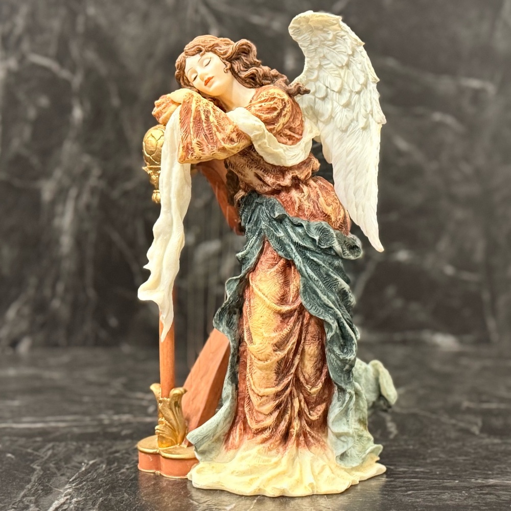 Angel Resting on Harp Figurine - Picture 2 of 16